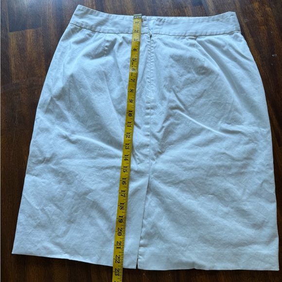 Banana Republic White Knee-Length Pencil Skirt for Work size 8 - Picture 4 of 6